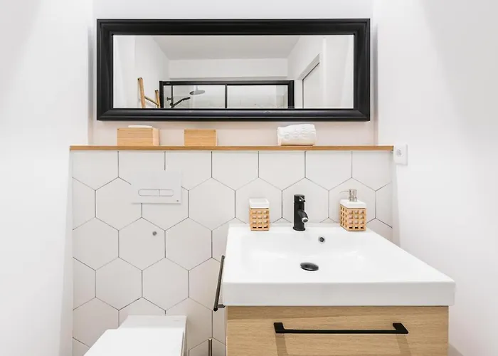 Good Vibes Only By Lovelystay *